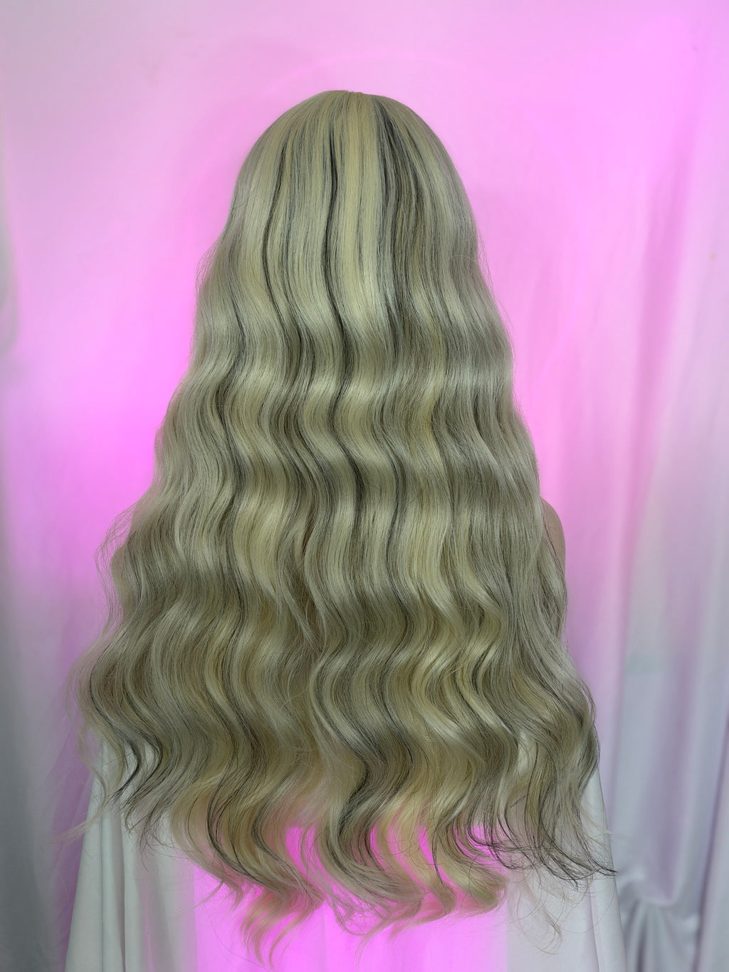 Peluca 161 de Cabello Semi ~ Natural 32 Pulgadas Rubia Luces negras, Lace Frontal, Partidura Libre.