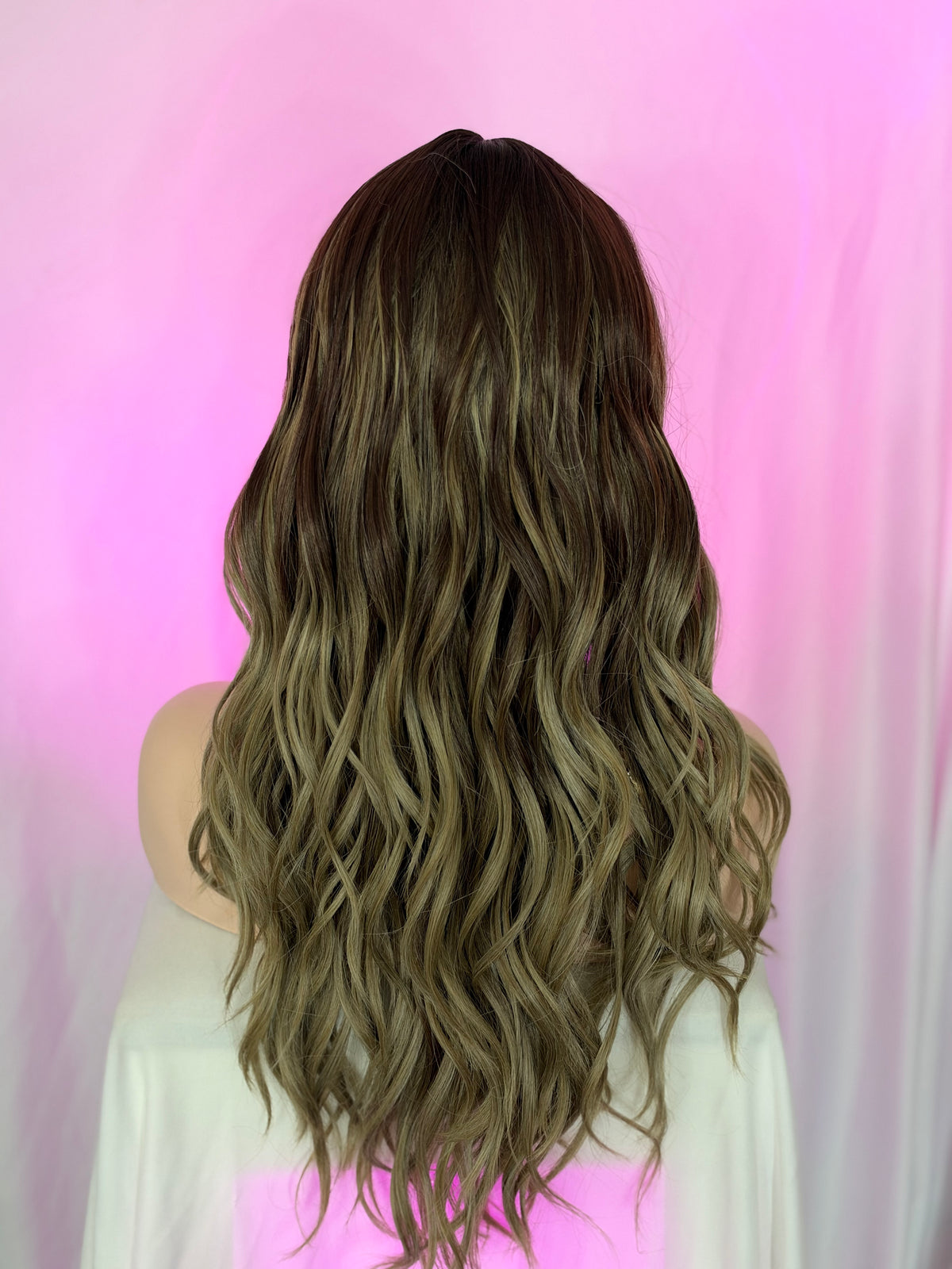 Peluca 200 de cabello Semi ~ Natural 30 Pulgadas Balayage/Cenizo, Lace Frontal.