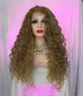 Peluca 231 de Cabello Fibra 100% Premium 32 Pulgadas Rubio Dorado, Lace frontal, Partidura Libre.