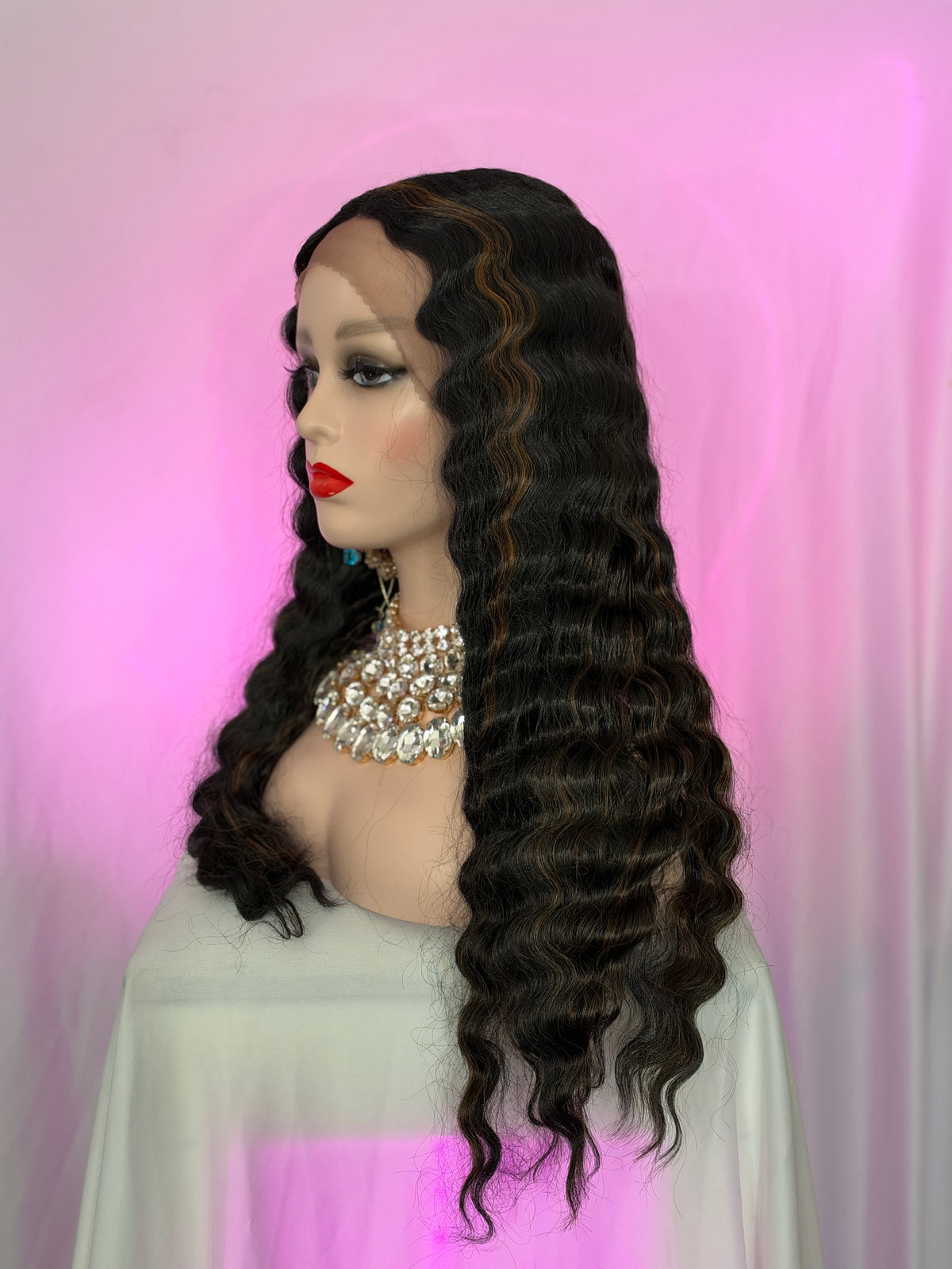 Peluca 234 de Cabello Fibra 100% Premium 30 Pulgadas Negro Natural con Luces Castañas, Lace Frontal.
