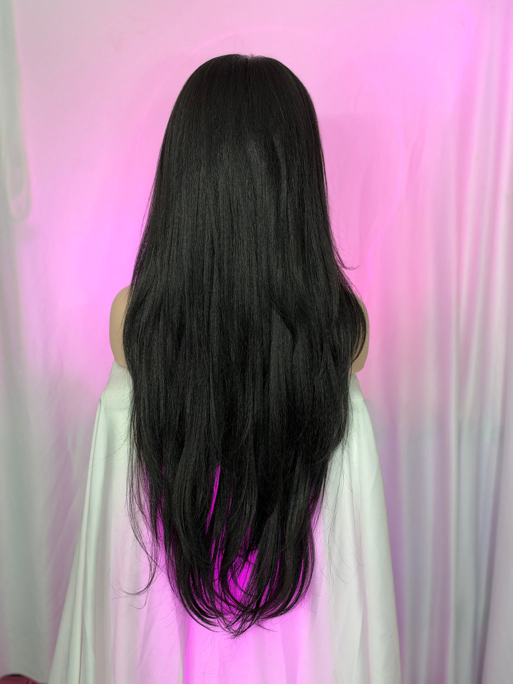 Peluca 237 de Cabello Fibra 100% Premium 34 Pulgadas Negro Natural, Partidura Libre, Lace Frontal.