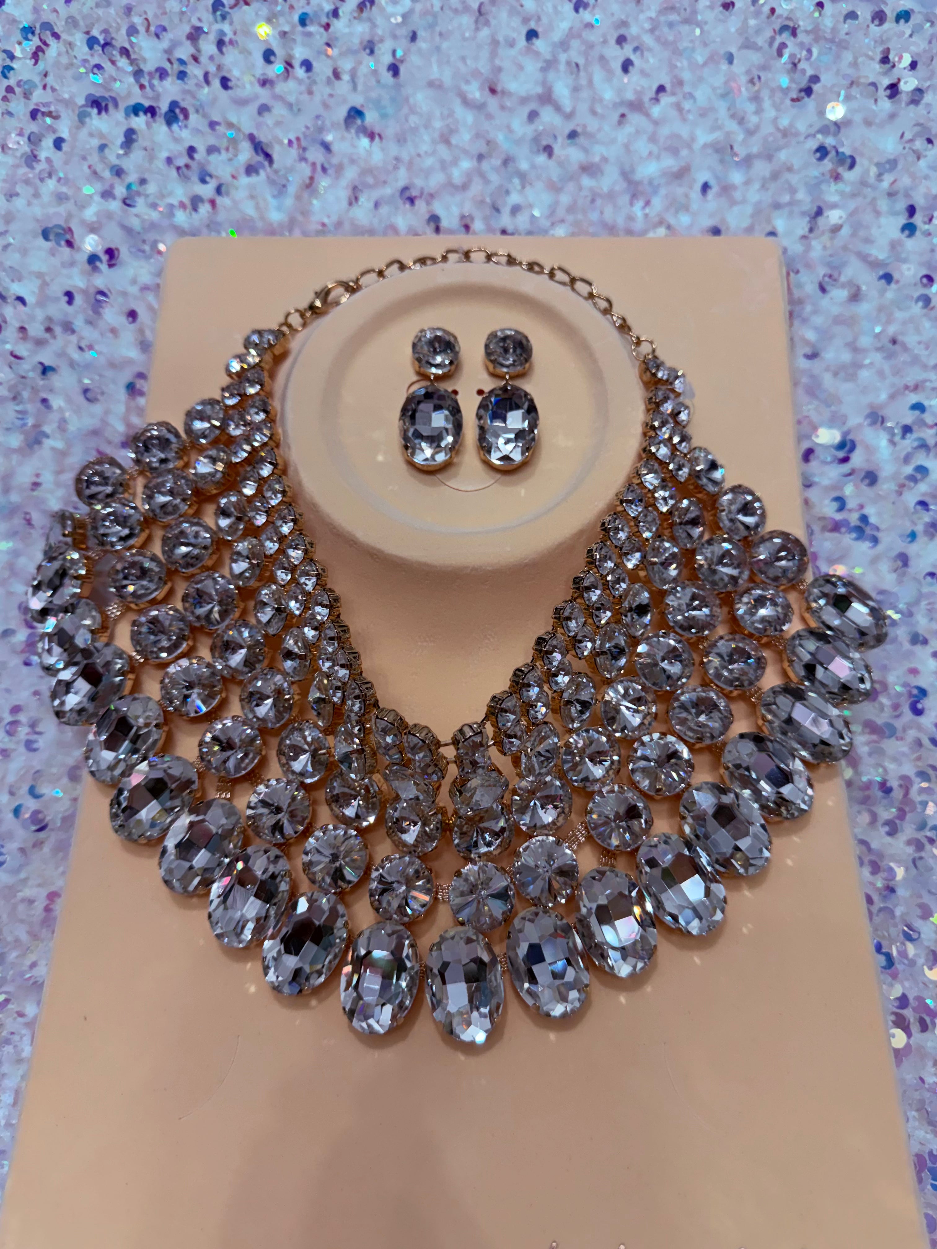 Collar fantasía, pedreria (cristal) Dorado